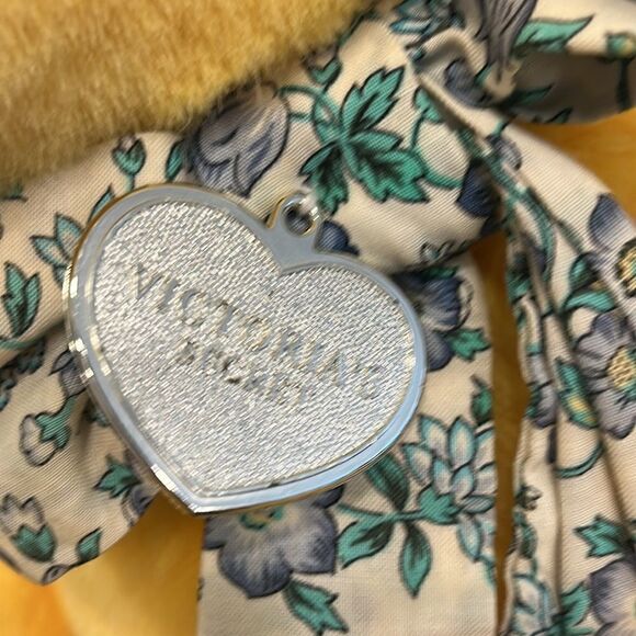 Vintage Gund Victoria's Secret yellow gold bear plush stuffed animal 1992 - Picture 2 of 9